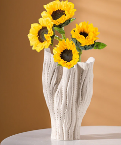 emest handmade ceramic / porcelain table vase