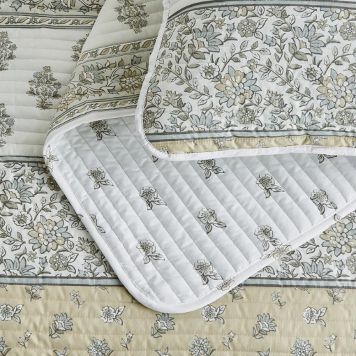 blue seashell reversible quilt set with shams