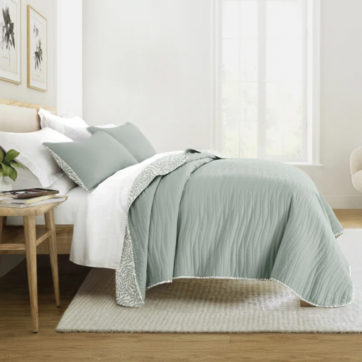 quilt set lightweight all season quilted coverlet tossed ferns