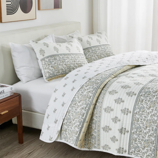 blue seashell reversible quilt set with shams