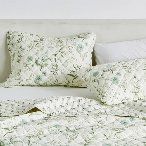 blue seashell reversible quilt set with shams