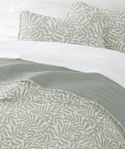 quilt set lightweight all season quilted coverlet tossed ferns