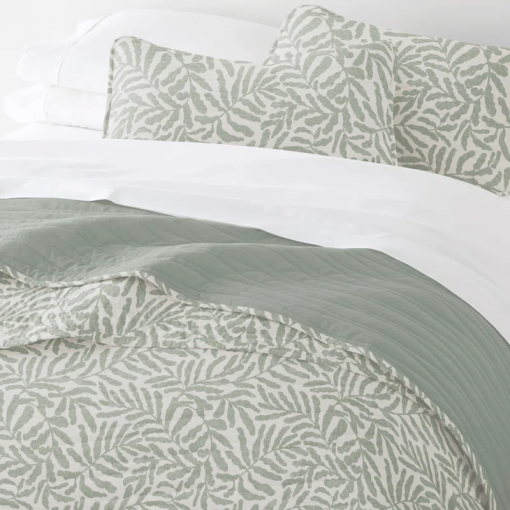 quilt set lightweight all season quilted coverlet tossed ferns